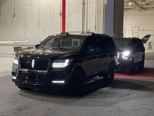 William P. Hobby Airport (HOU) to West University Place Car Service